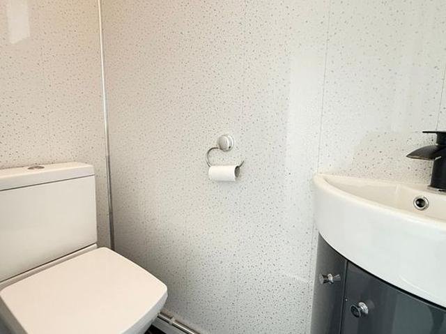 2 bedroom house in Sheffield