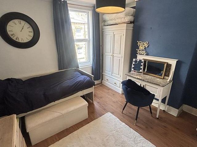 2 bedroom house in Sheffield
