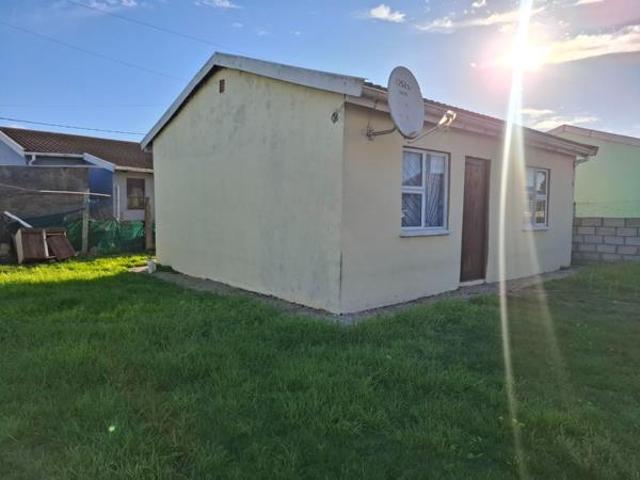 2 Bedroom House in Port Elizabeth Outlying