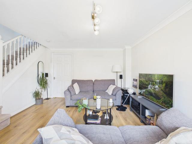 2 bedroom House in Paddick Drive, Reading