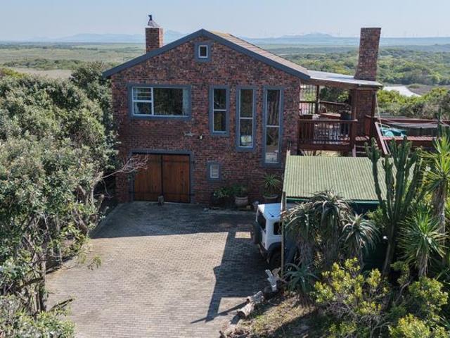 2 Bedroom House in Paradise Beach