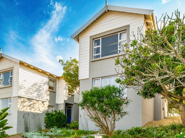 2 Bedroom House in Pinnacle Point