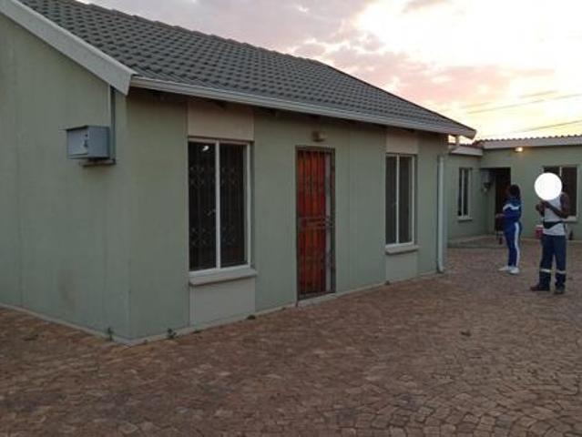 2 Bedroom House in Protea Glen