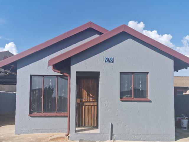 2 Bedroom House in Protea Glen