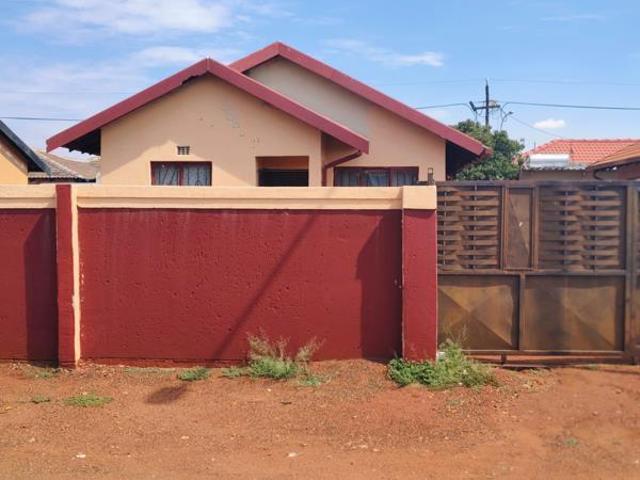 2 Bedroom House in Protea Glen