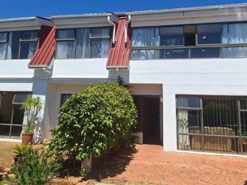 2 Bedroom House in Protea Valley