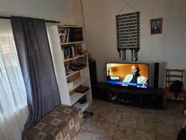 2 Bedroom House in Roodepan