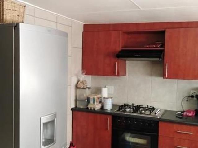 2 Bedroom House in Rooihuiskraal