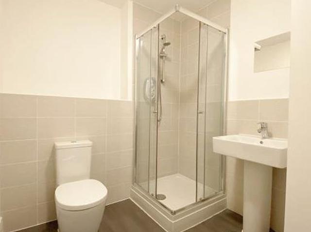 2 bedroom house in Renfrew
