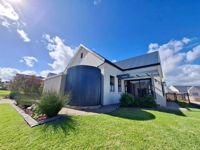 2 Bedroom House in Renosterbos Estate