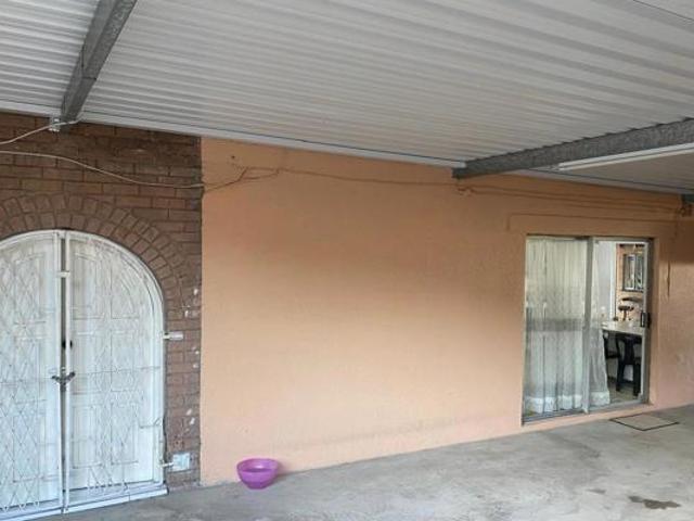 2 Bedroom House in Woodhurst