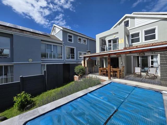 2 Bedroom House in Wavecrest