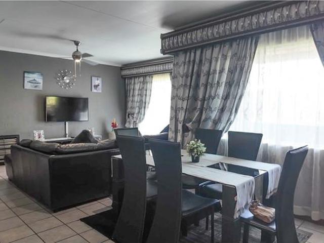 2 Bedroom Apartment in White River Central
