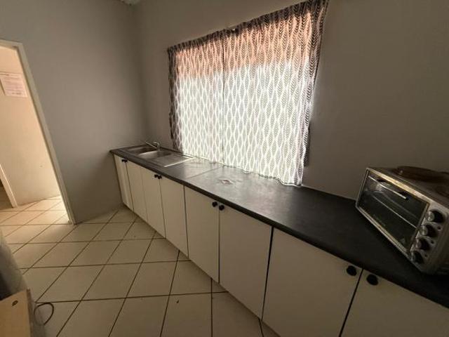 2 Bedroom House in Willows