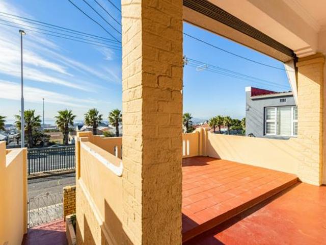 2 Bedroom House in University Estate