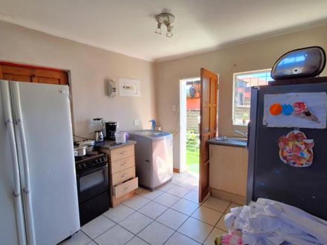 2 Bedroom House in Vanderbijlpark CE7