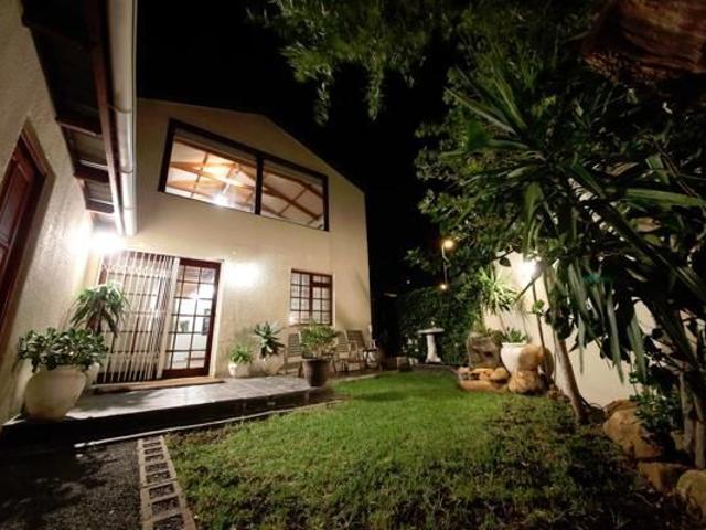 2 Bedroom House in Vredehoek