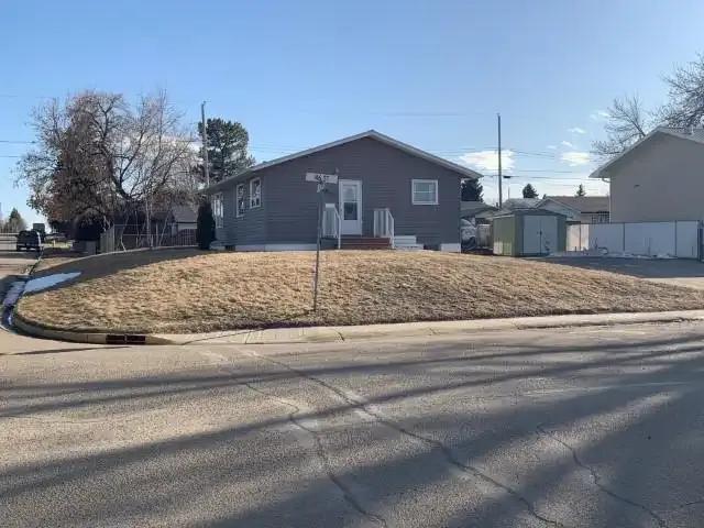 2 Bedroom House Innisfail AB LS104434264