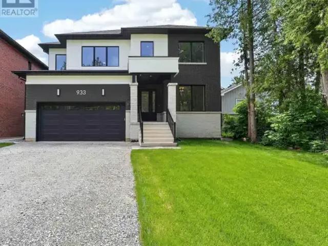 2 Bedroom House Innisfil ON 104876936