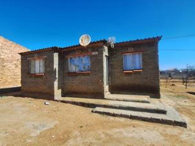 2 bedroom house on the market in tsa.