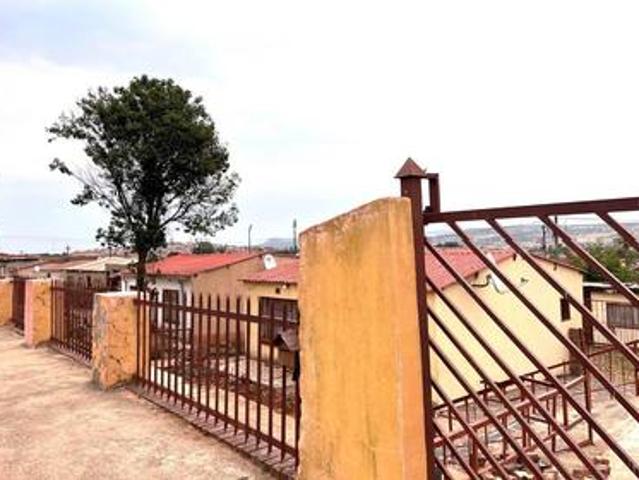 2 bedroom house on the market in att.