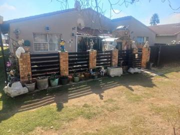 2 bedroom house on the market in elspark