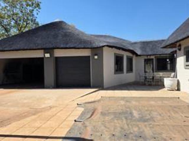 2 bedroom house on the market in hen.