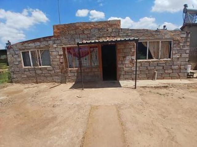 2 bedroom house on the market in lan.