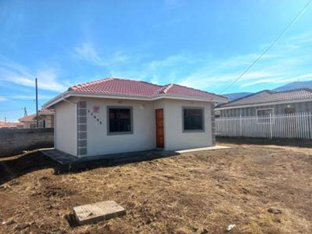 2 bedroom house on the market in que.