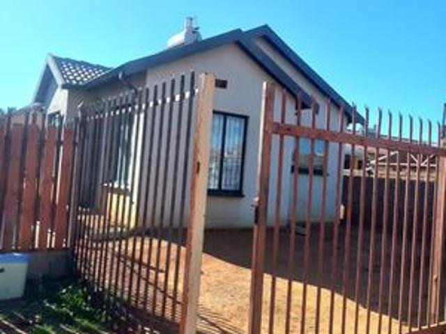 2 bedroom house on the market in sos.