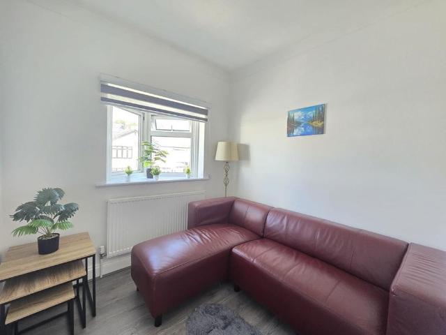 2 bedroom house of multiple occupation to rent