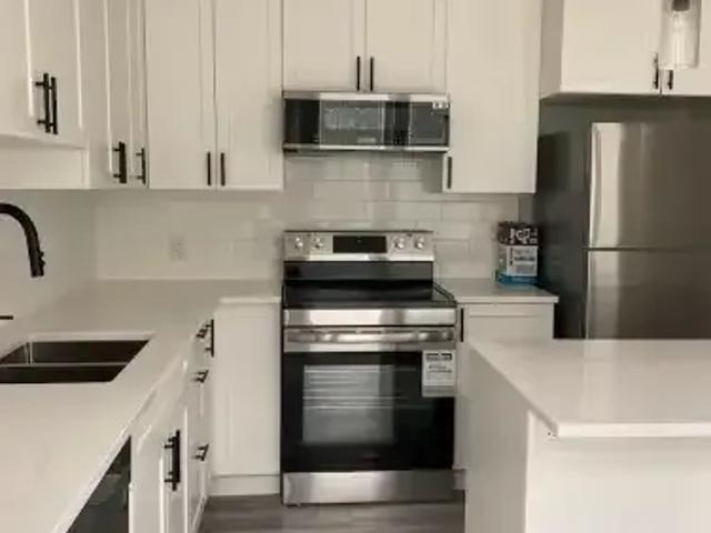 2 Bedroom House London ON 104506802