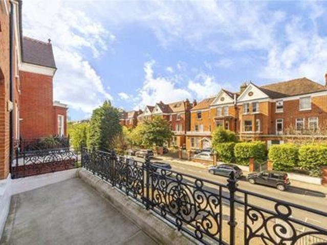 2 Bedroom House London England 105509770