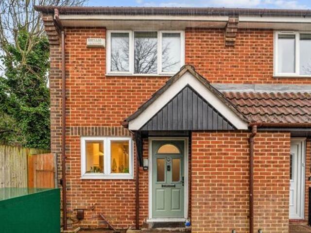 2 Bedroom House London Greater London 101931390