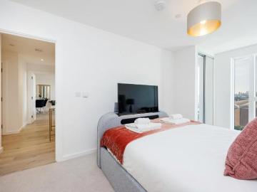 2 Bedroom House London London 77147056