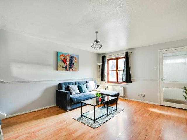2 Bedroom House London London LS100088040