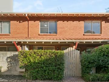 2 Bedroom House Leederville WA 102472465
