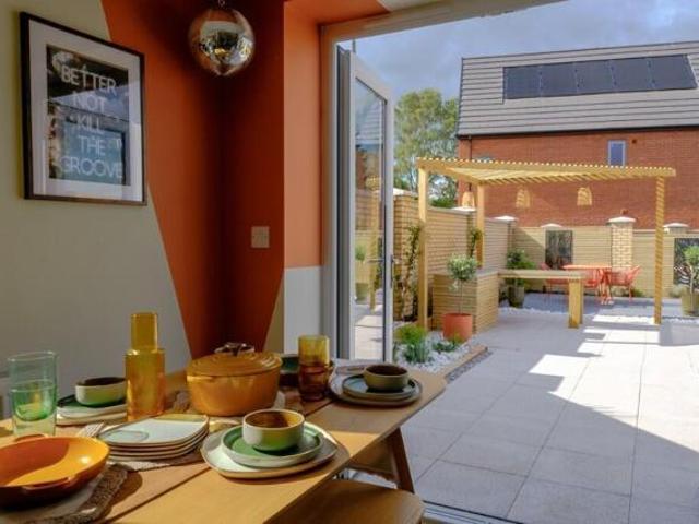 2 Bedroom House Lincoln Lincolnshire 101677178