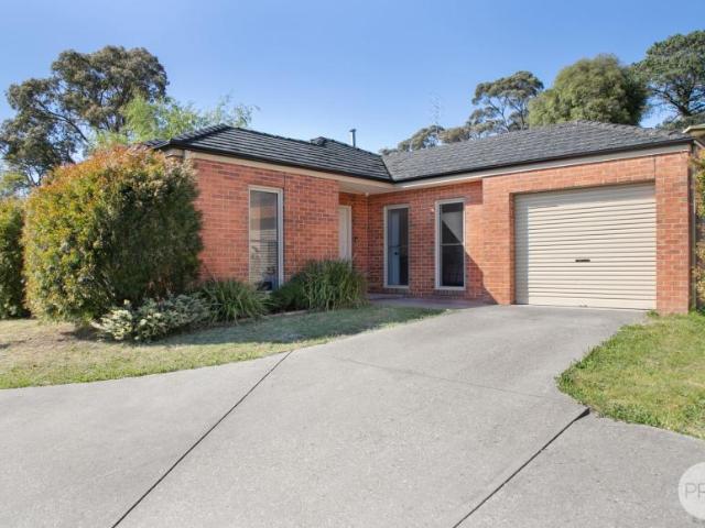 2 Bedroom House MOUNT HELEN VIC 106099701