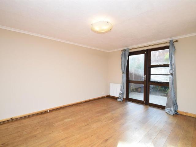 2 bedroom house mid terrace