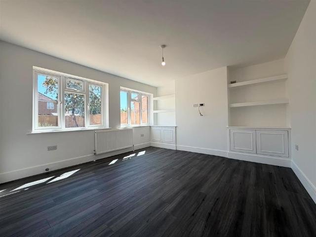 2 bedroom house mid terrace