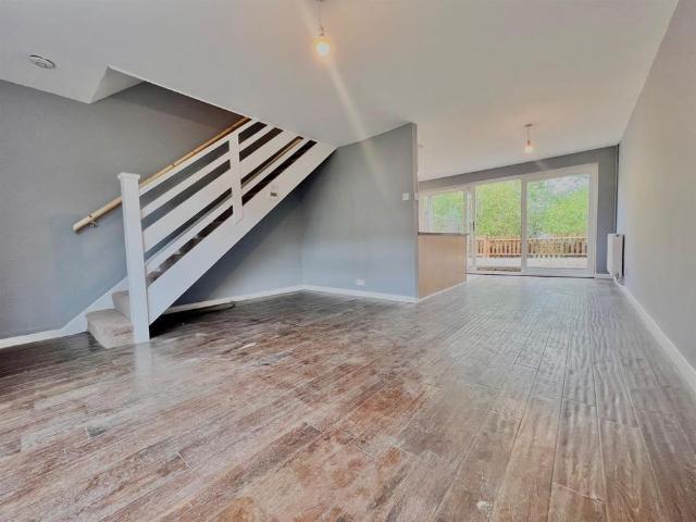 2 bedroom house mid terrace
