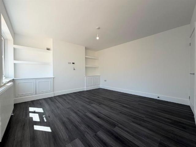 2 bedroom house mid terrace
