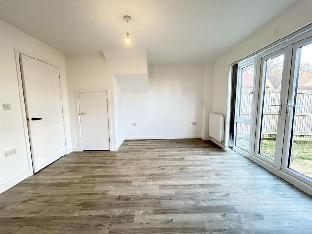 2 Bedroom House Mid Terrace To Let
