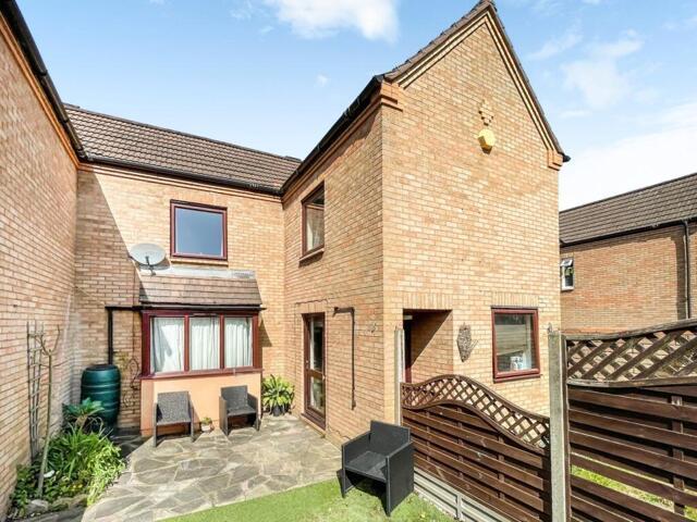 2 Bedroom House Milton Keynes Milton Keynes 101743259