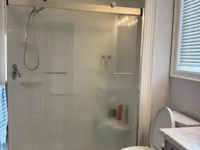 2 Bedroom House Niagara Falls ON 103840334