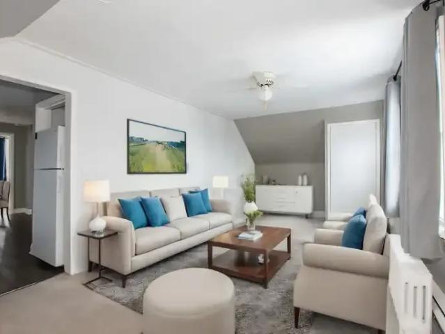 2 Bedroom House Niagara Falls ON 104876564