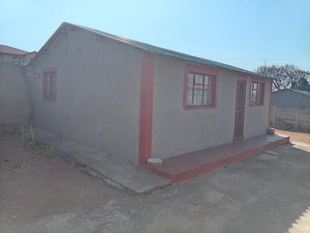 2 bedroom house Soshanguve G