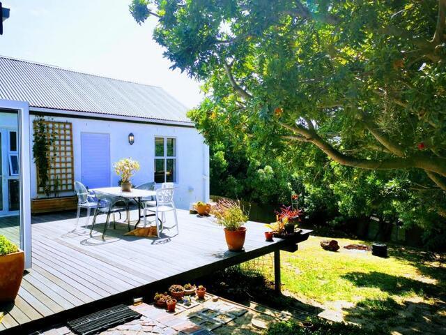 2 Bedroom House Simons Town Western Cape 102591347