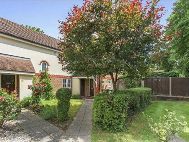 2 Bedroom House Sutton London 103964080